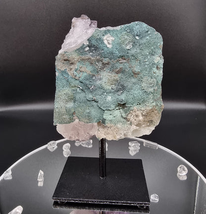 Amethyst Cluster auf Stand