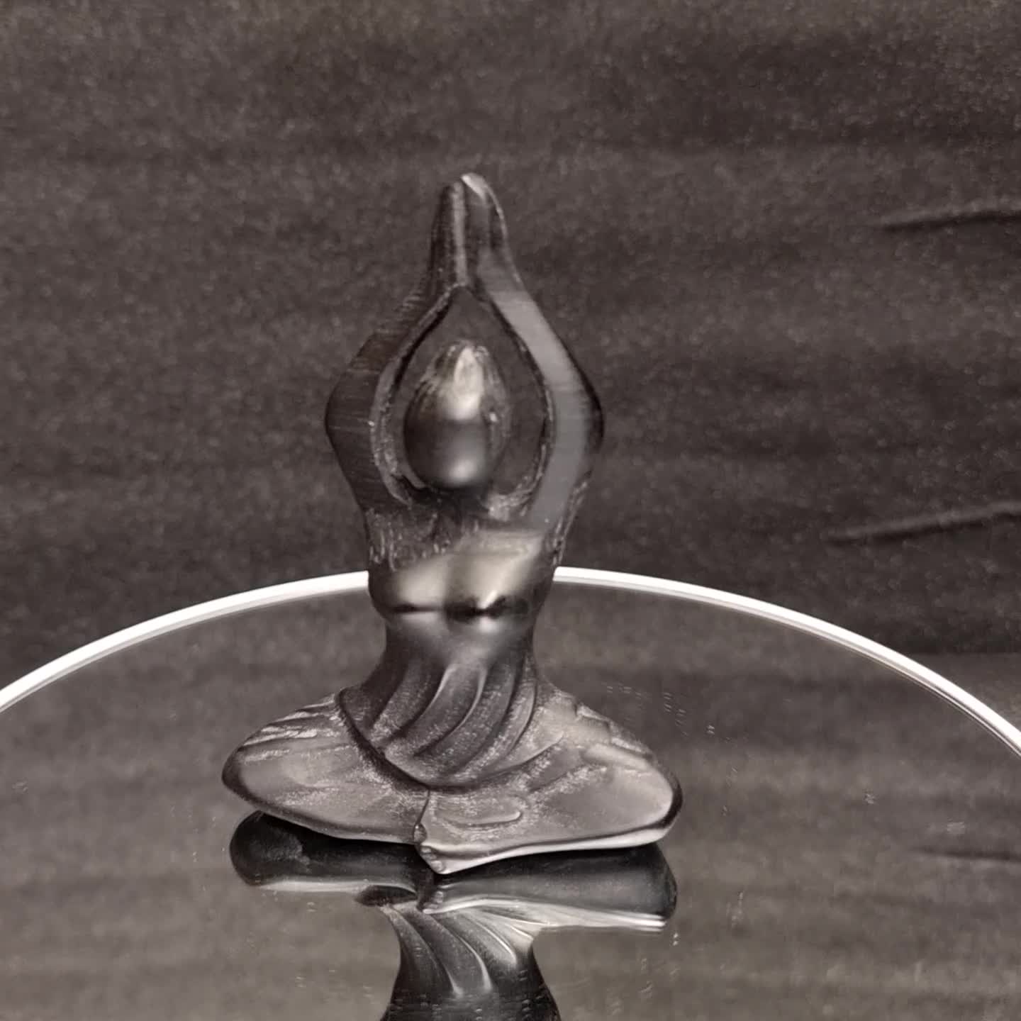 Obsidian Yoga Dame