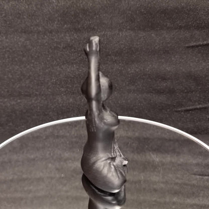 Obsidian Yoga Dame