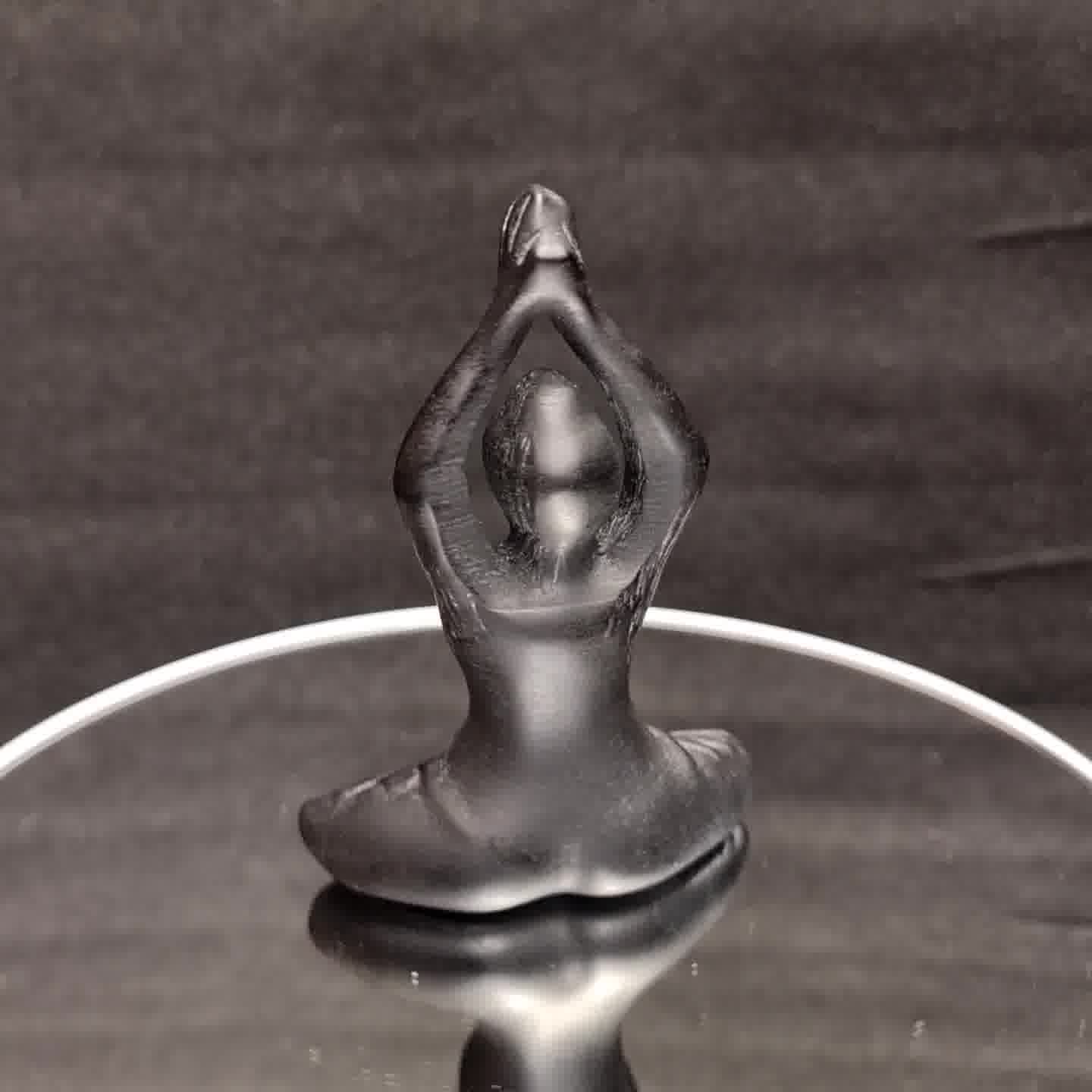 Obsidian Yoga Dame