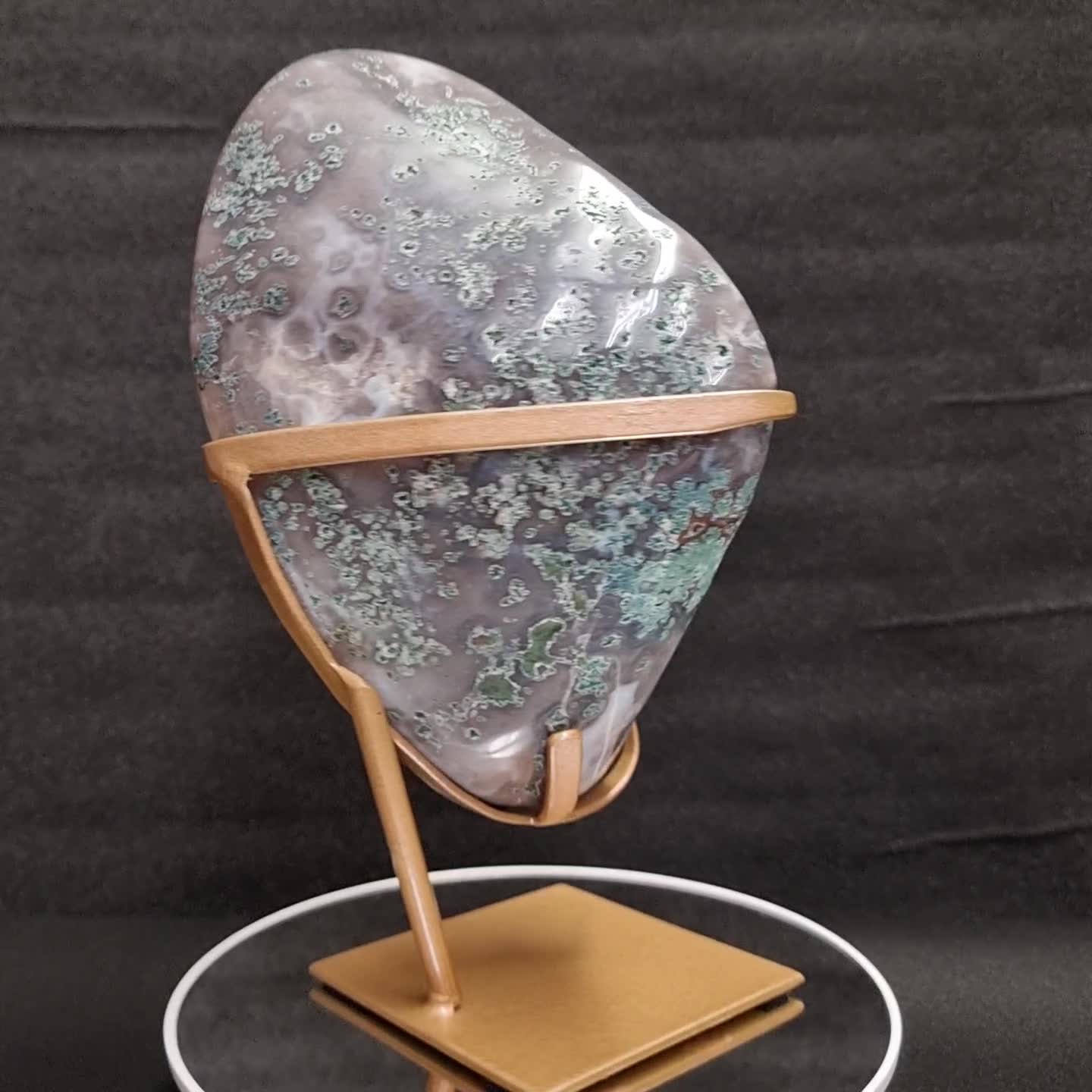 Amethyst Freeform auf Stand